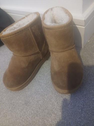 Girls brown uggs - brown,