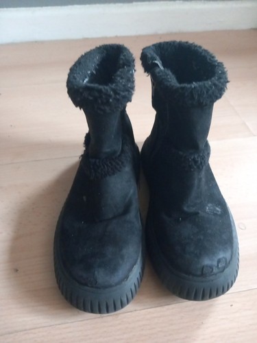 Ugg kids boots size - ugg,
