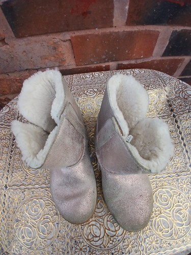 Ugg winter golden - golden, glittery