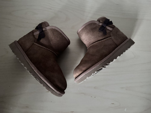 Ugg boots low ankle size - boots,