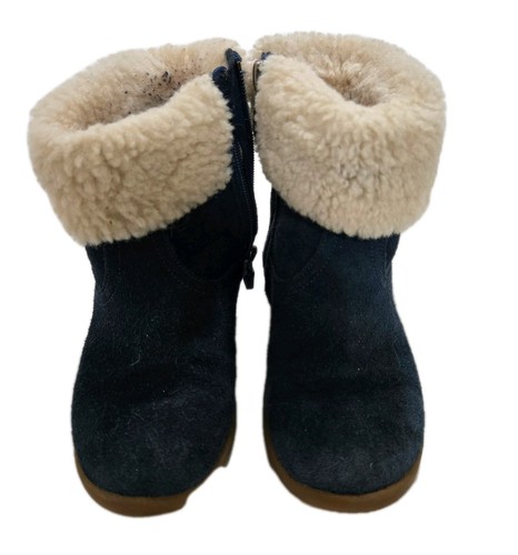 Ugg children boots size 9 - children's,